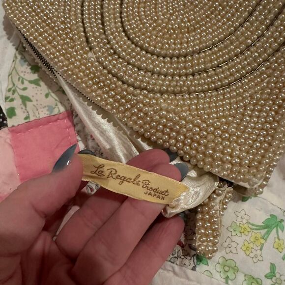 90s pearl clutch - Picture 3 of 5